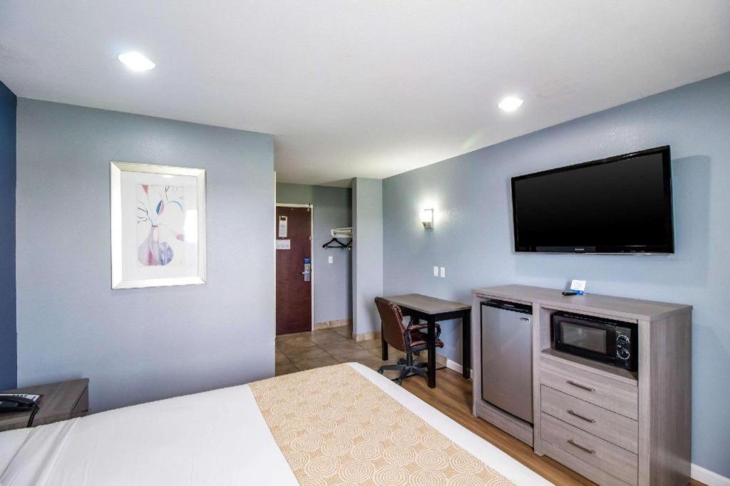 Rodeway Inn & Suites Port Arthur - Groves Exteriör bild