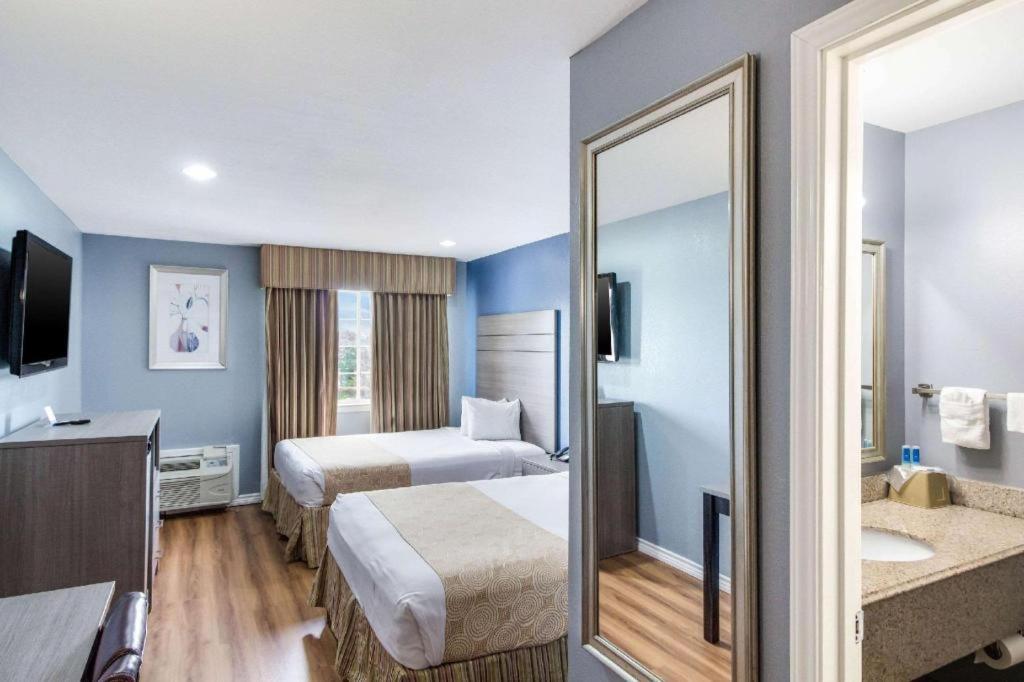 Rodeway Inn & Suites Port Arthur - Groves Exteriör bild